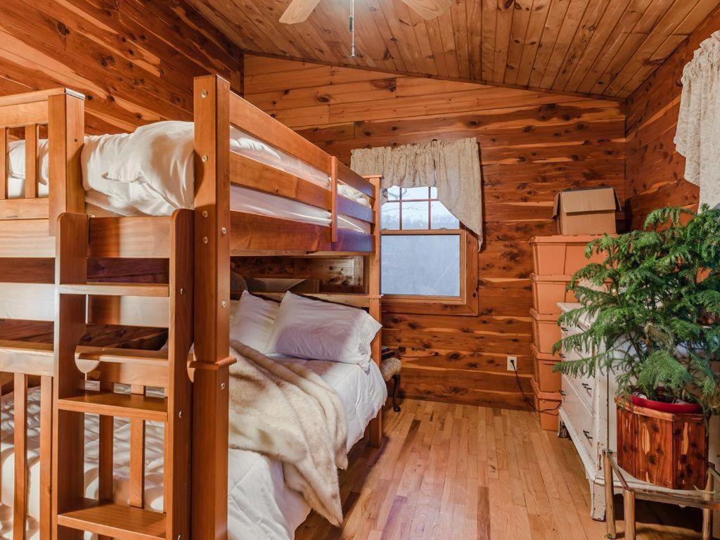 Fly Away Cabin- Modern, Serene, And Convenient Compton Ngoại thất bức ảnh