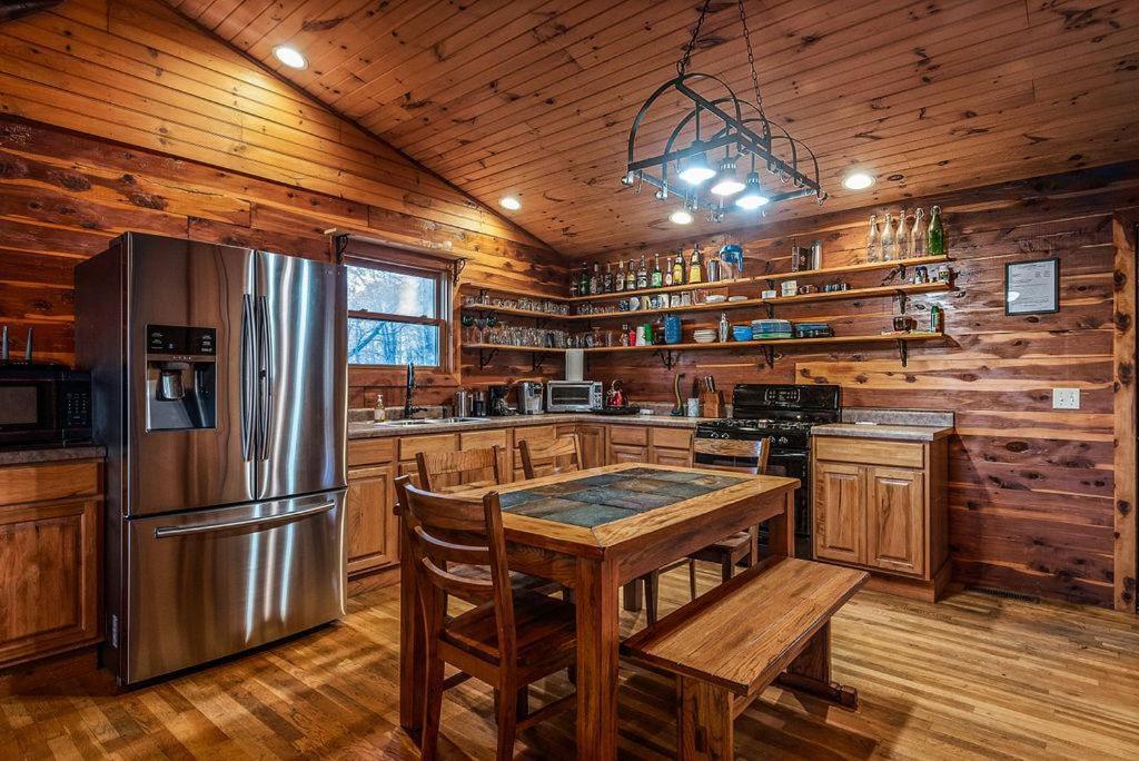 Fly Away Cabin- Modern, Serene, And Convenient Compton Ngoại thất bức ảnh